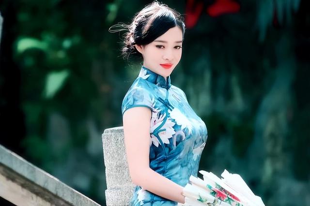 旅夜书怀杜甫描写了什么画面，杜甫的《旅夜书怀》写于（学会后可迅速提高诗词水平）