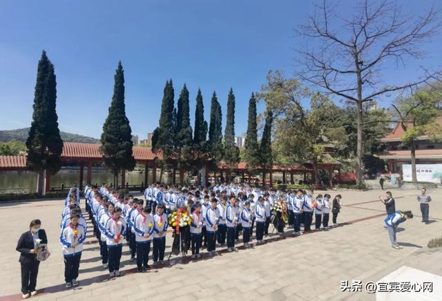南疆烈士陵园祭英烈，宜宾：清明时节祭英烈