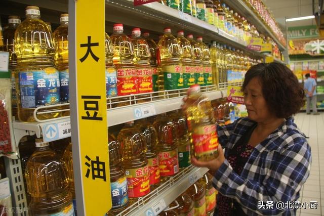 大豆油可以炒菜吗，大豆油可以用来炒菜吗_用大豆油炒菜吃好吗（要分清“1534”和“1535”）