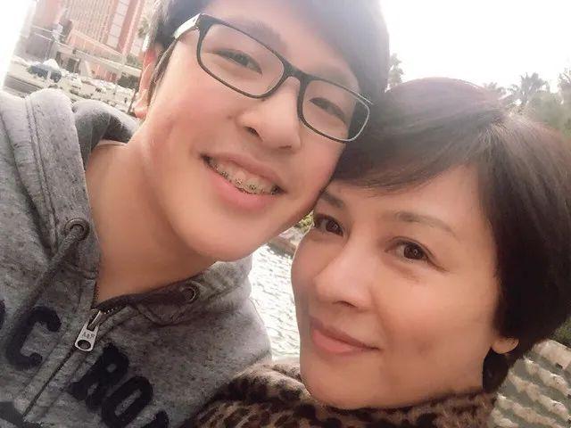陪读妈妈演员表，陪读妈妈主角是谁演的（曾惊艳一个时代的11位女星现状）