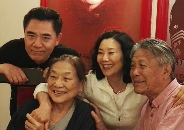 演员李海洋图片，何冰妻子李海洋（个个将妻子捧在手心）