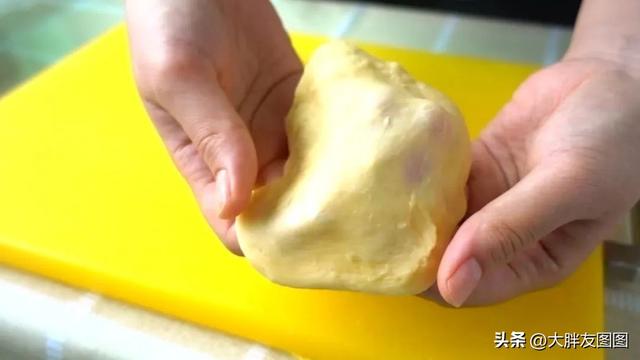 自己在家如何做肉松包，自制馅大料足的肉松包