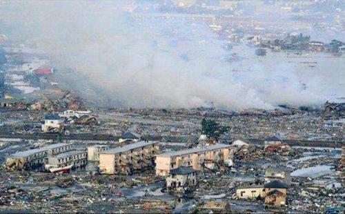 2004年海啸，2004年12月发生了什么海啸（引起海啸席卷15国29万人遇难）