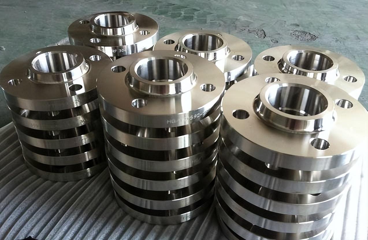 三英寸是多少厘米，四十三英寸是多少厘米（什么是英寸）