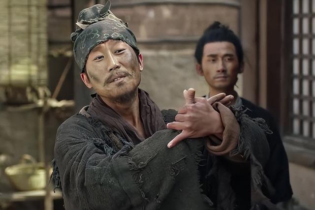 男子行拱手礼时手应该怎么放，男子行拱手礼时 手应该怎么放（从《长安十二时辰》了解古代“叉手礼”）