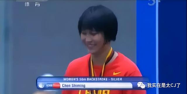 情侣头像二人专用微信，2022年最火情侣双人微信头像（爱不是真的，渣才是真的）