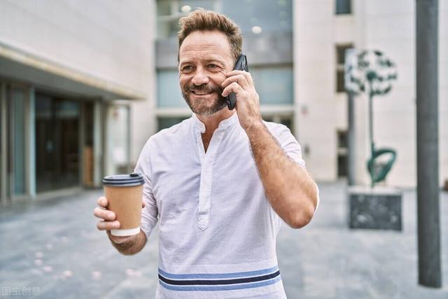 油腻男是什么意思，中年油腻男的十大特征（你知道什么是“油腻”吗）