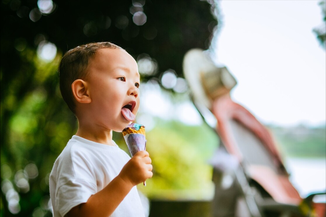 小孩每天吃一个冰淇淋可以吗，宝宝可以吃冰淇淋吗（孩子能吃冷品吗、吃多少）