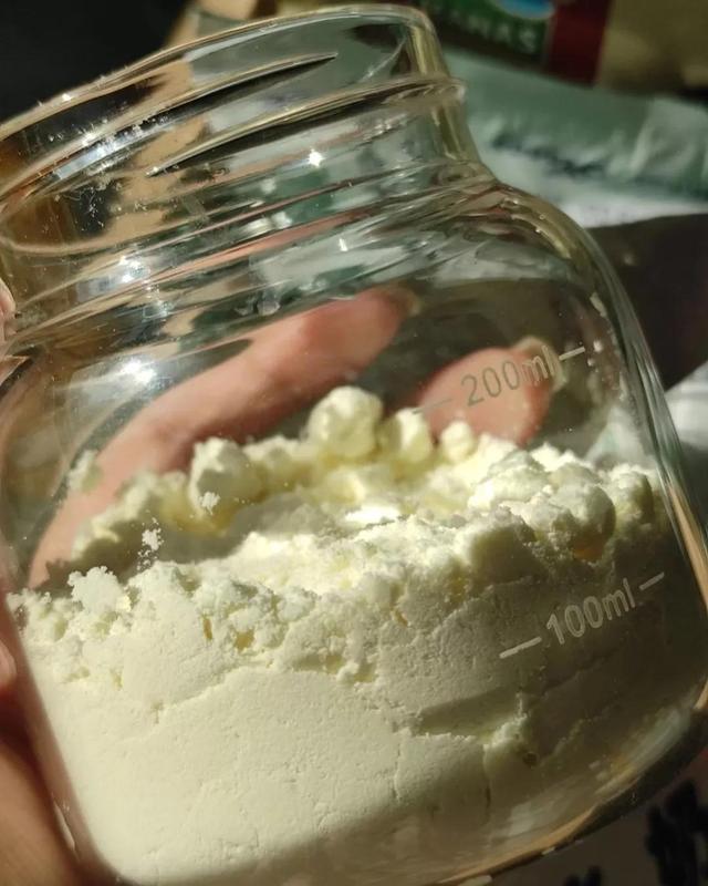 浓缩牛奶与纯牛奶区别，浓缩牛奶与纯牛奶区别图片（大家喝过的最好喝的纯牛奶是什么）