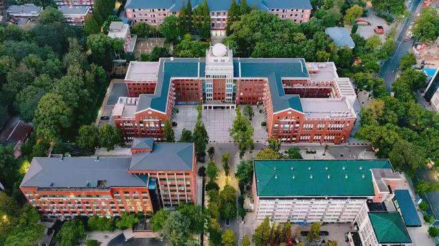 湖南师范大学是双一流大学吗，湖南财政经济学院是不是双一流大学（湖南师范大学和南京师范大学）