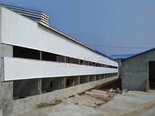 防水塑料布和防水涂料哪个好，防水布和塑料纸怎么粘在一起（PVC涂塑布和塑料布有什么不同）