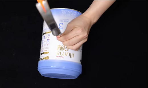 蚊香架子的正确使用方法，蚊香支架的正确使用方法（在盖子上钻几个孔）