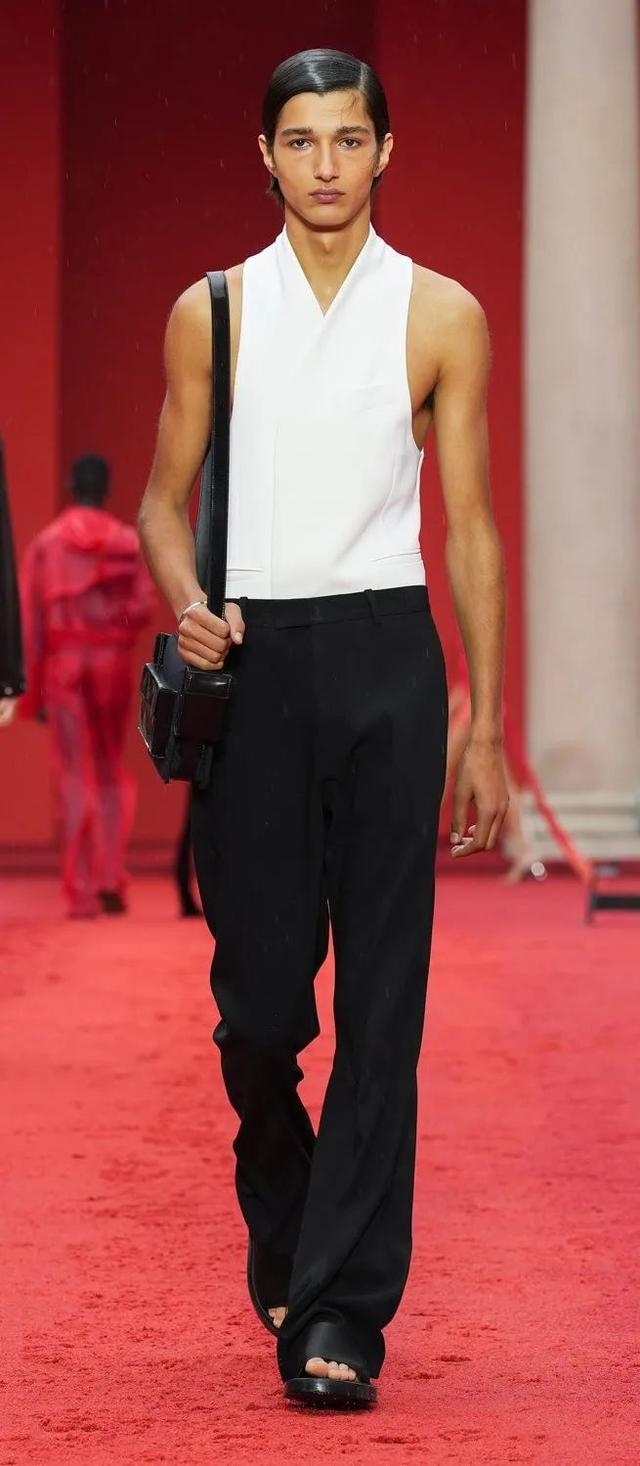 element是什么牌子，ELEMENT是啥牌子的电视（95岁的FERRAGAMO）