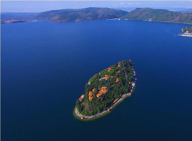 抚仙湖在哪里,昆明抚仙湖在哪里(玉溪抚仙湖被称为昆明的后花园)