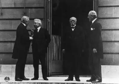 凡尔赛宫在什么地方，聊聊法国的凡尔赛宫（凡尔赛宫是哪儿的）