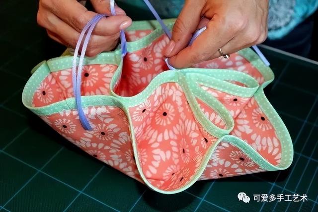 废旧物品手工制作，废旧物品手工制作（却成了多格的收纳袋和神器）