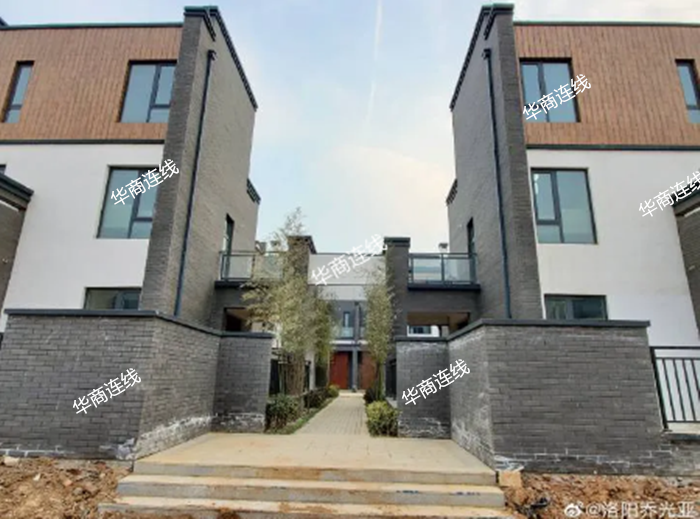 私家电梯维修致死事故 46岁协警为民警百万别墅装电梯意外坠亡，涉事民警1年不出面，家属担心成被告：拿不到赔偿还被要求写保证书