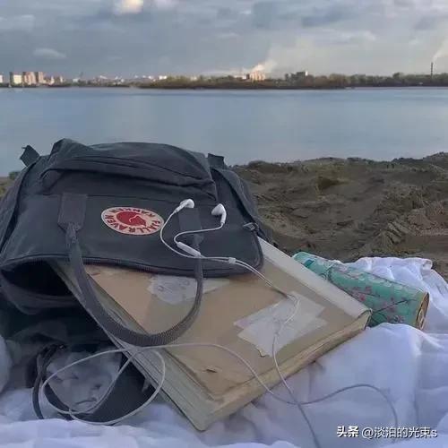 一天又过去了的朋友圈说说，结束一天的疲惫朋友圈说说（过去了就过去了的心情说说）