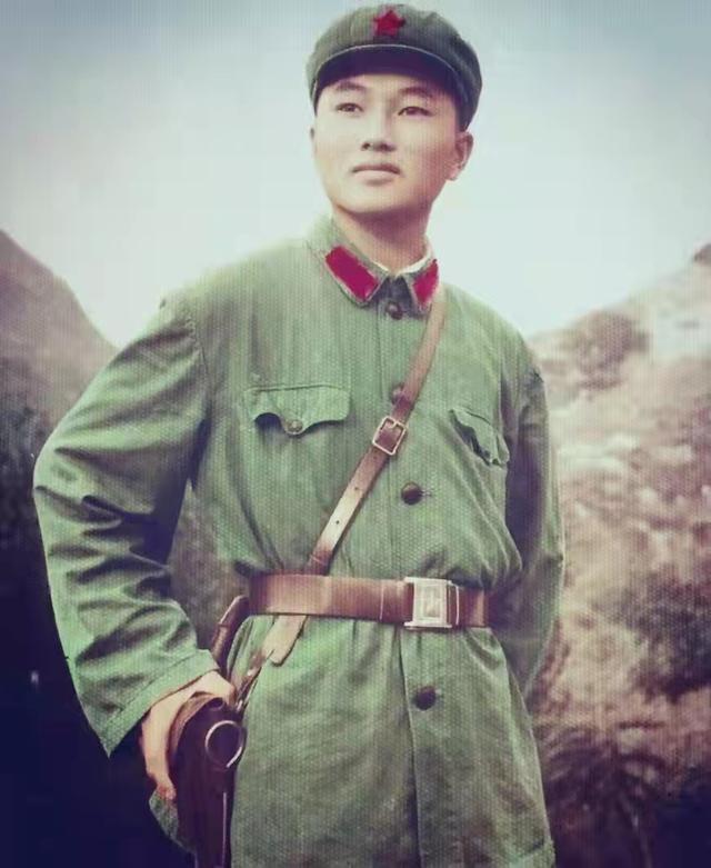 绿色军衣的歌词，绿色军衣歌词（铁十四师战友《辞旧迎新》网上联欢晚会专辑）