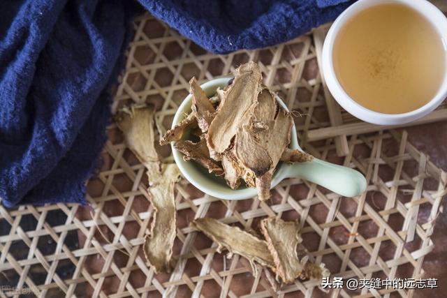 百合花象征着什么，百合花象征什么（它神奇的药用功效你是不是还不知道）