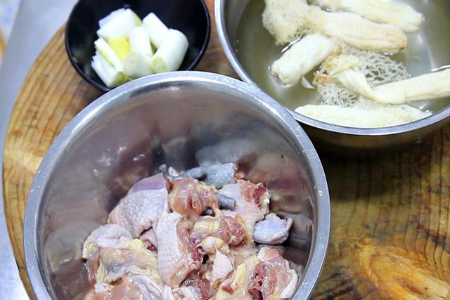 炖鸡汤放什么调料，炖鸡都用什么调料好_炖鸡放啥调料好（这5道滋补鸡汤）