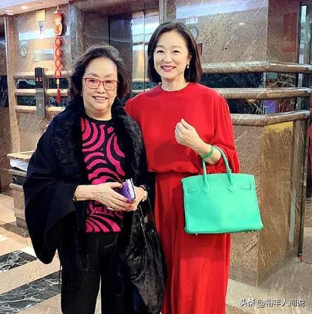 林青霞跨年动态曝光，自曝正在学习京剧，与旧爱秦祥林仍保持联系