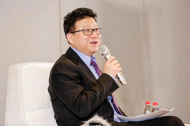 手机充电器接口，充电器插头怎么看瓦数（手机充电接口终于要统一）