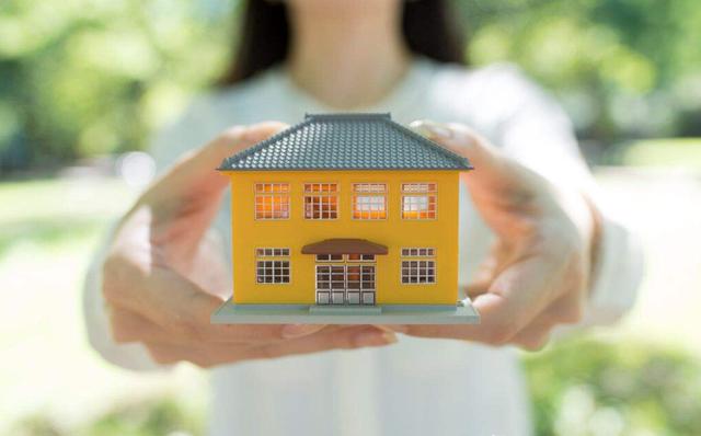 房产证上加名字费用，房产证上加名字要钱吗（婚前房产婚后加上配偶姓名）