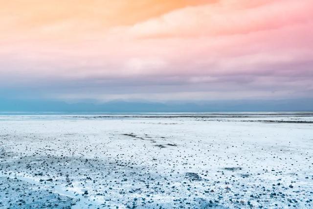七八月份最适合旅游的地方，7-8月最适合旅游的地方（探索天地间的五光十色）