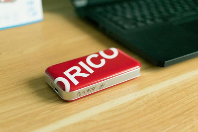 笔记本固态硬盘怎么选，怎么挑选笔记本电脑固态硬盘（用比内置硬盘还快的移动固态硬盘）