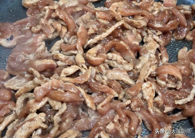 饺子皮怎么做好吃，饺子皮怎么做才好吃（饺子皮别扔了）