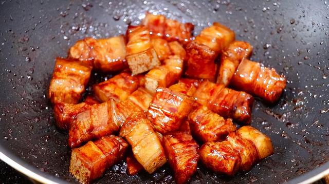 红烧肉的做法详细步骤，红烧肉做法的详细步骤（我家孩子最爱吃红烧肉）