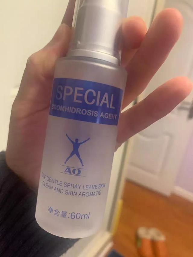 冰王狐克型效果怎么样，冰王狐克1型和2型哪个效果好（遗传狐臭自用八款止汗露测评）