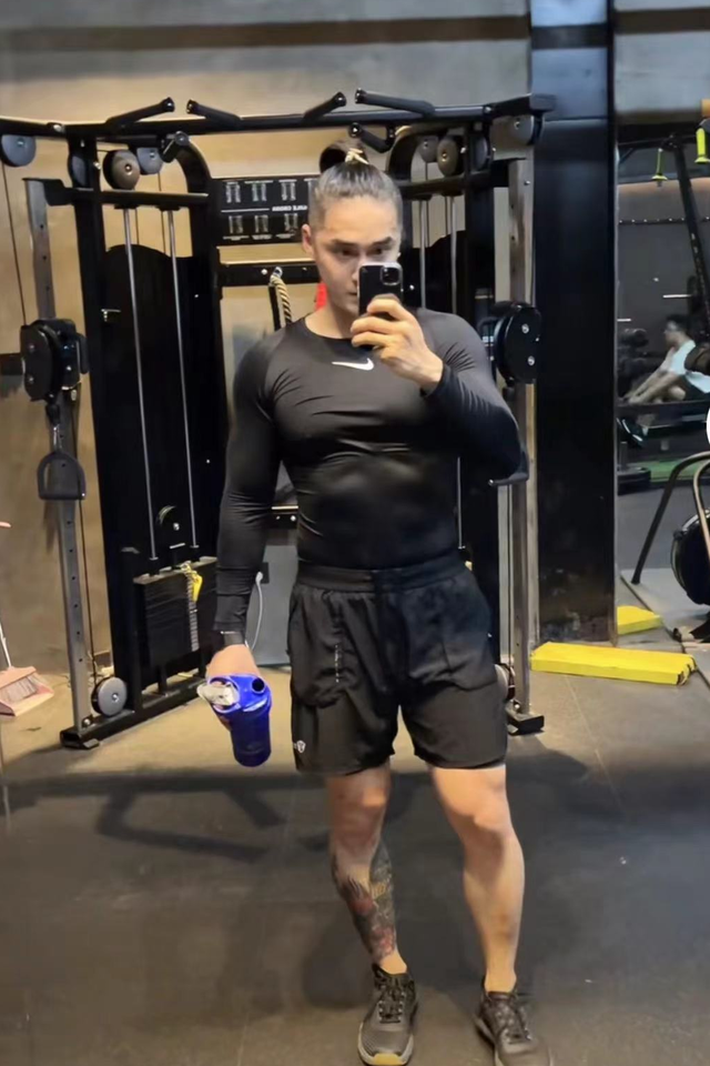 蒋劲夫博客，蒋劲夫个人详细资料（蒋劲夫退圈后生活悠闲）