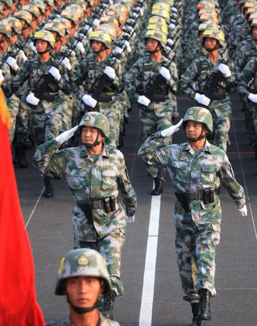 现在我国部队有多少人,中国军队多少人(一个集团军里到底有多少个少将