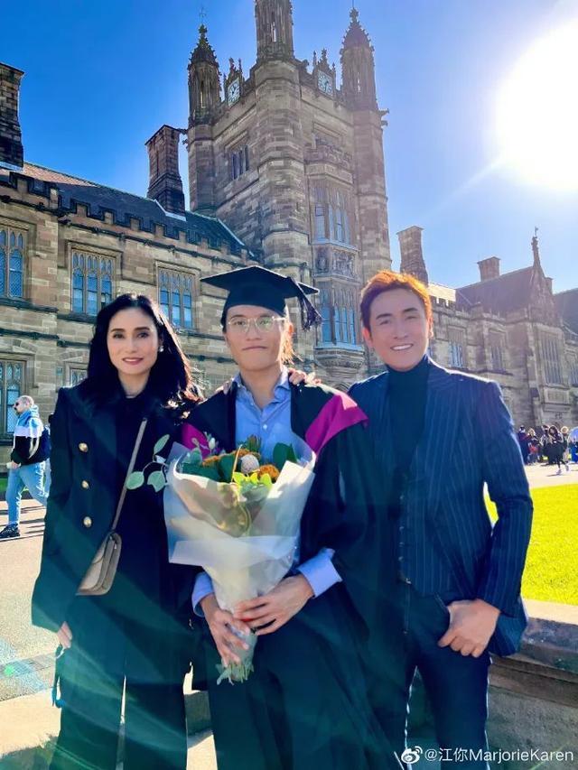 54岁tvb小生近况，54岁TVB肌肉男神晒父子合照