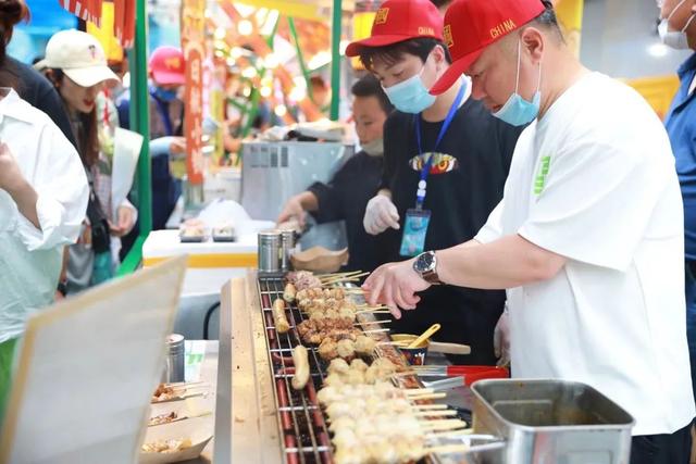 天津比较有名的小吃街，熟悉的天津街，回来了