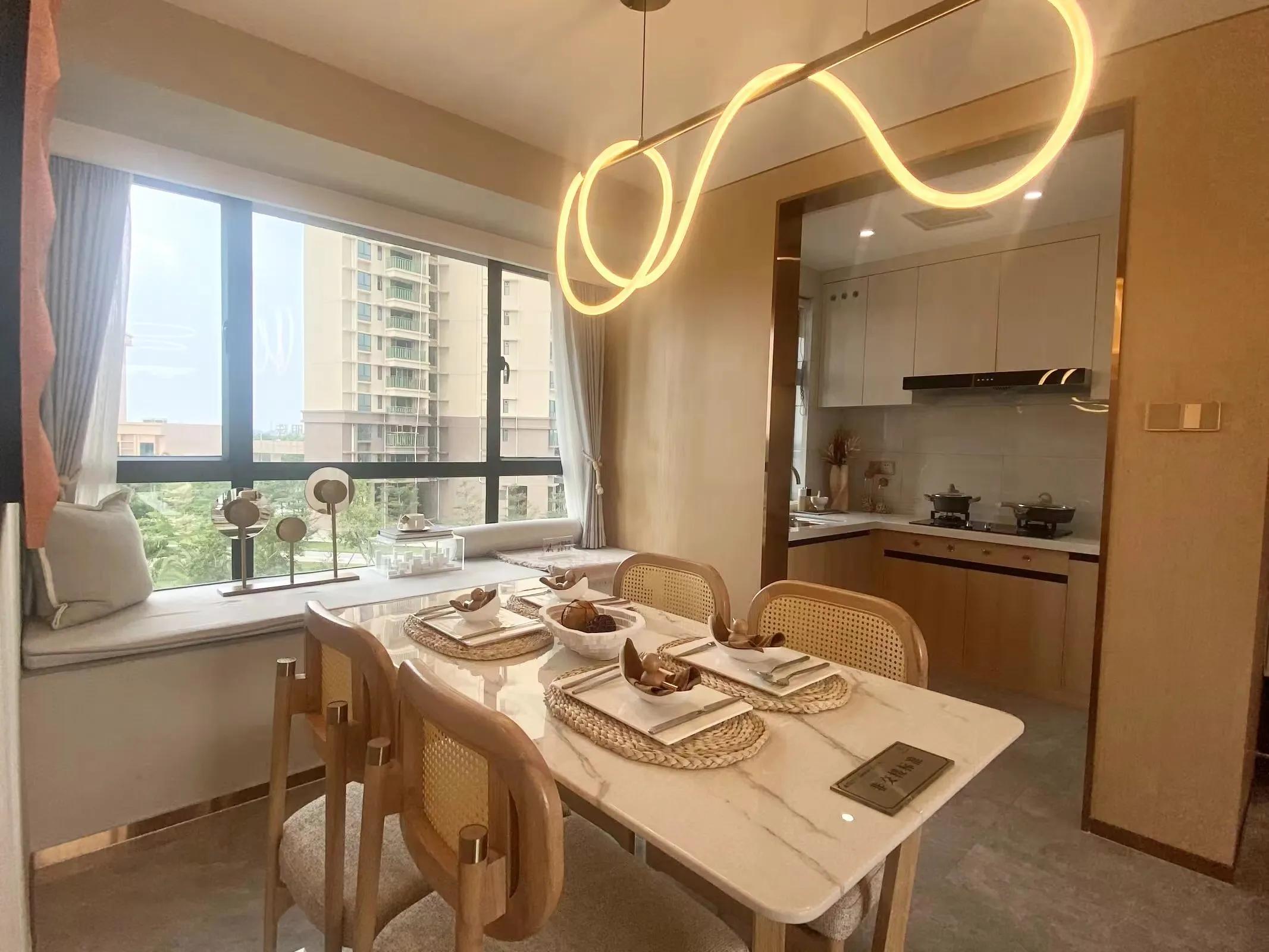 龙坡中学（深圳）