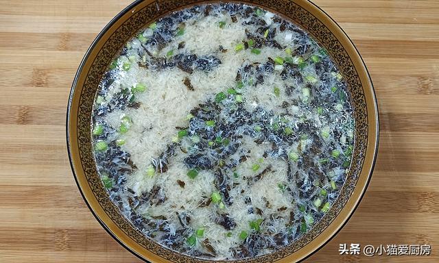 紫菜虾米蛋花汤，紫菜虾仁蛋花汤的做法是什么（孩子们爱喝的紫菜虾皮蛋花汤）