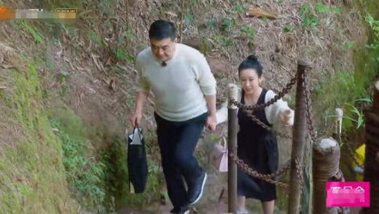 秦海璐婆婆：老公儿子均离世，儿媳孕期忍痛照顾，生活幸福也有泪