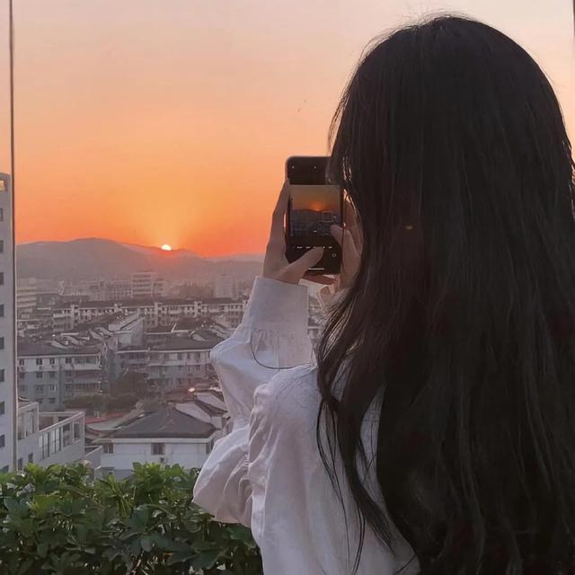 ins意境氛围感女生头像微信，ins意境氛围感女生头像（友友们中秋节快乐呀）