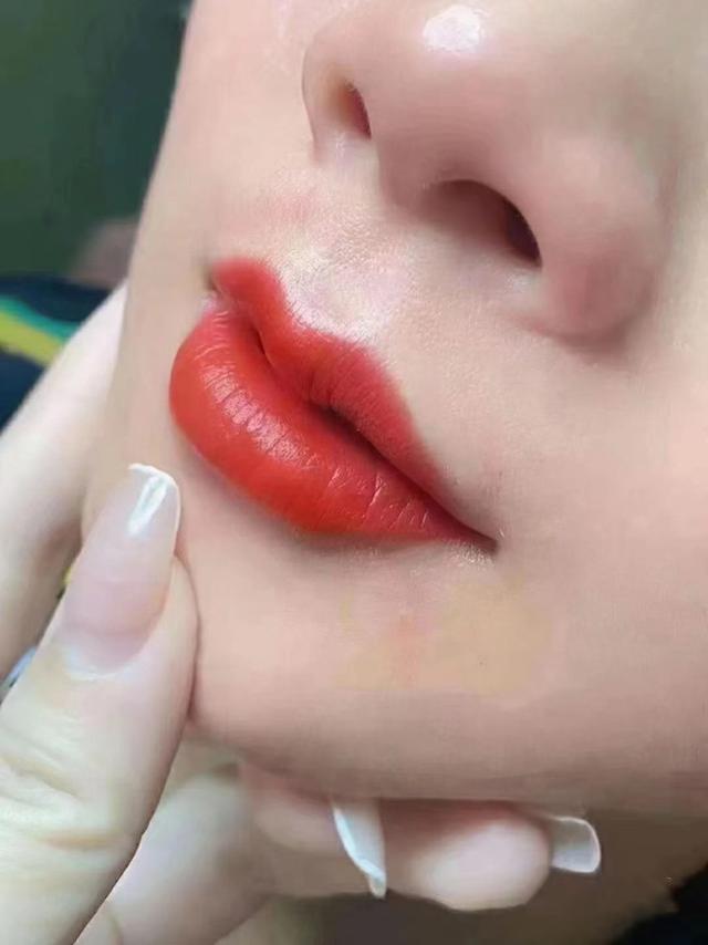 唇的形状有哪些，唇形有哪些（告别薄唇、下垂唇、厚唇形）