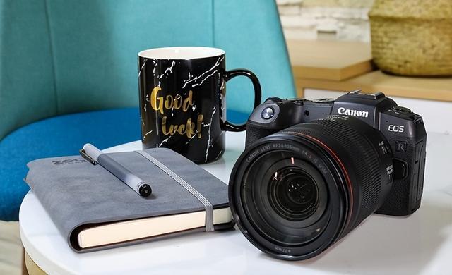 入门级的微单相机哪个好，佳能全画幅微单应该如何选择