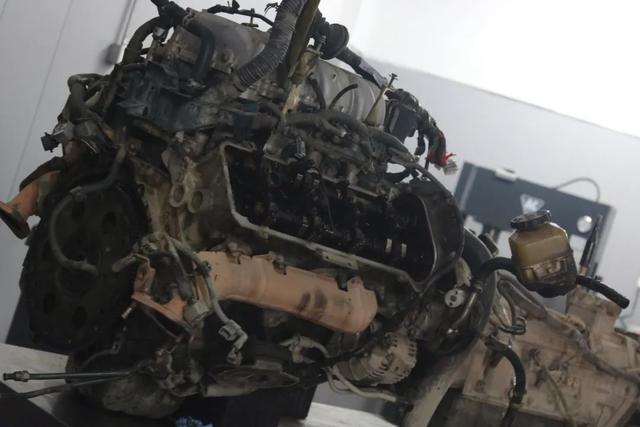 油压减震器，减震器原理图（搞来一辆“破烂不堪”的04年LC100）