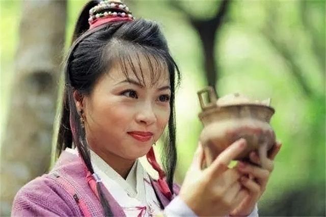 好听的女主名字，惊艳出尘清冷的女孩名（金庸给女子取名时）