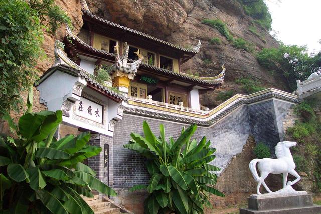 襄阳周边自驾旅游景点，襄阳旅游年卡（湖北襄阳不可错过的八大景点）