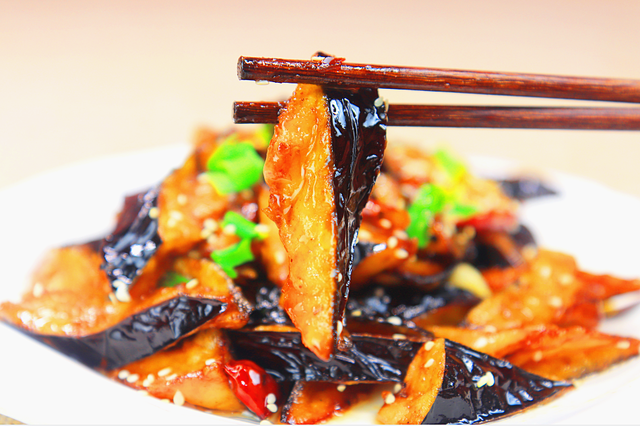 怎样做烧茄子、烧茄子的做法，烧茄子的做法 烧茄子怎么做（茄子的5种素烧做法）