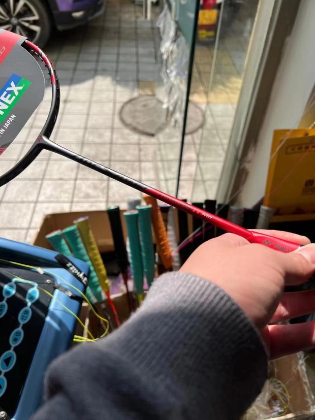 YONEX尤尼克斯羽毛球拍详细介绍，yonex经典羽毛球拍（需要注意PRO/TOUR/GAME/PLAY区别）