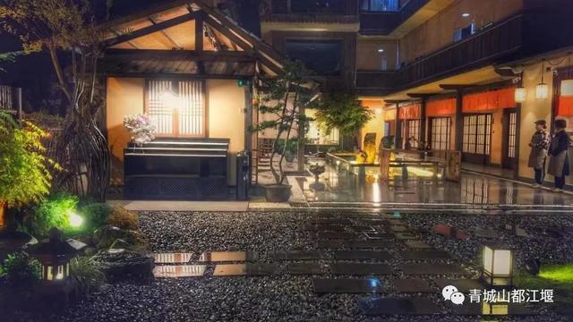 青城山旅游，青城山旅游图（赏千年银杏、观层林尽染、泡山间温泉......顶奢配置慢生活尽在青城山～）