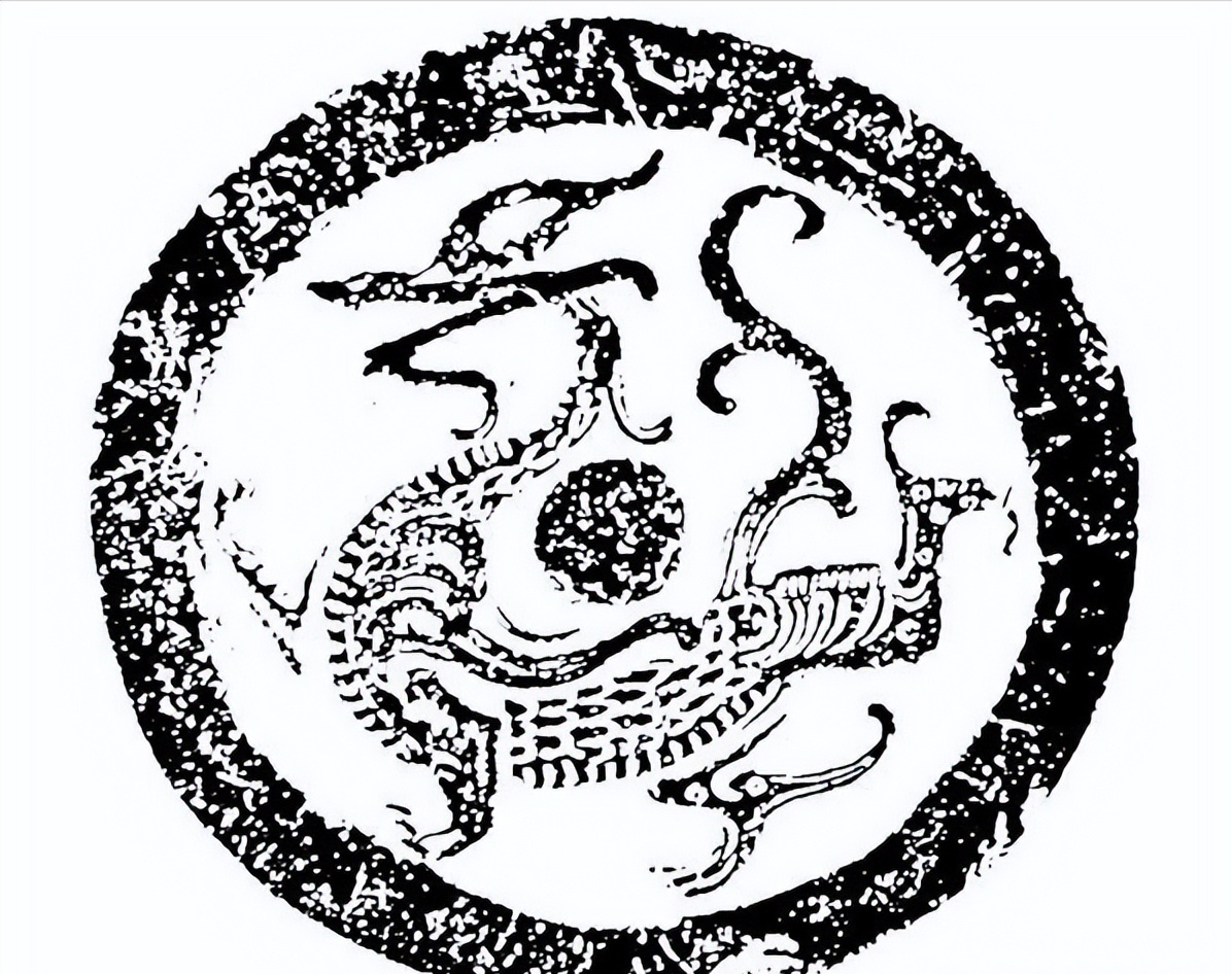 上面两张图都是夏商周时期的"龙",和现如今的龙造型上有多大关系?